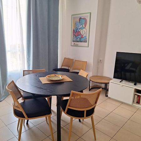 Amazing Apartment For 3 Guests Steps From The Beach Νετάνια Εξωτερικό φωτογραφία