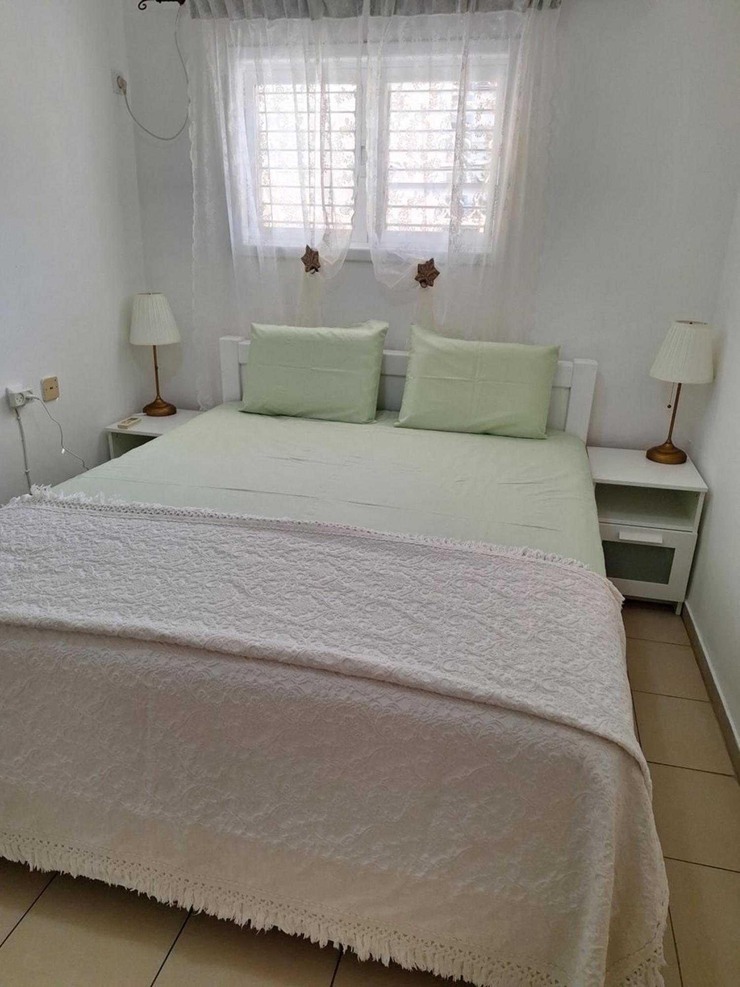 Amazing Apartment For 3 Guests Steps From The Beach Νετάνια Εξωτερικό φωτογραφία